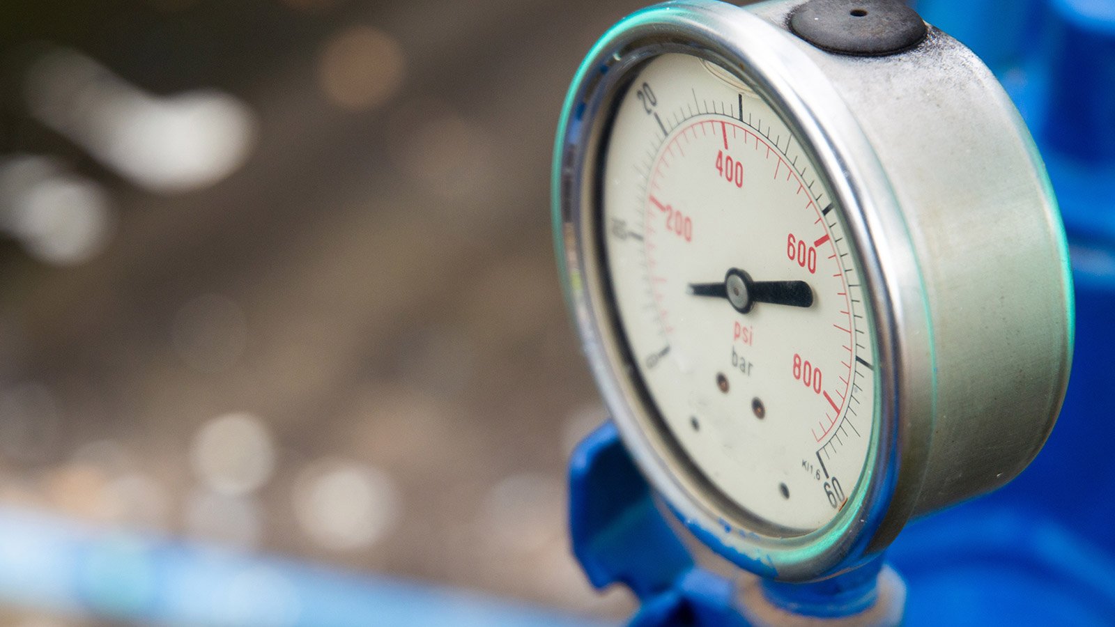 Blue pressure gauge for measuring PSI